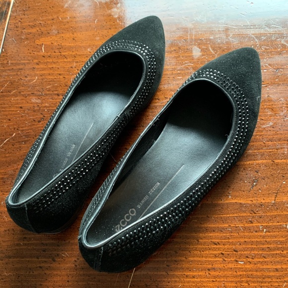 Ecco Shape Pointy Toe Ballet Flat with Crystals 40 - Picture 2 of 16